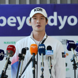 한국어 아시안 게임 우승을 노리는 테니스 선수 베스트 프렌드와 함께 금메달 두 배